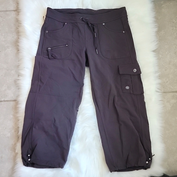 Athleta Pants - Athleta Cropped Joggers with Drawstring & Side Pocket in Brown. Size Small.
